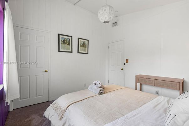 Bedroom, Interior, Pendant Lights