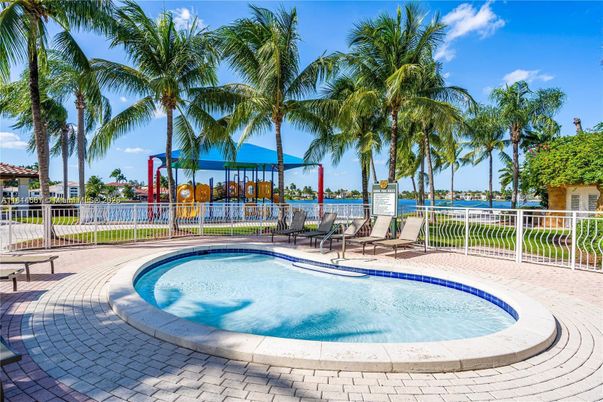 Exterior, Pool, Water