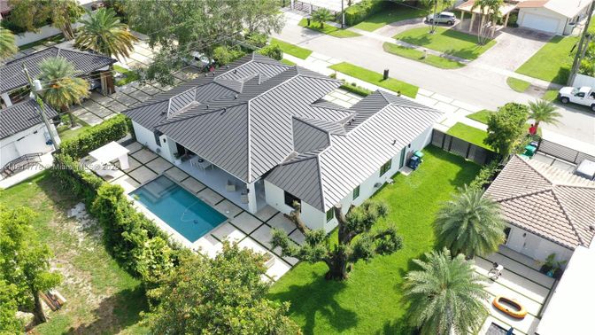 Exterior, Drone