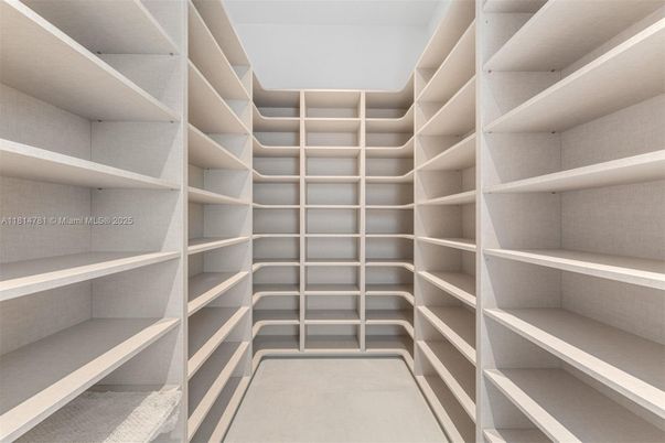Interior, Walk-in Closets