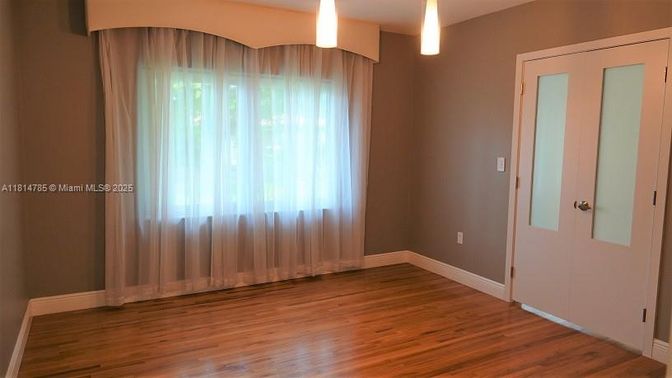 Empty room, Interior, Pendant Lights, Wood Texture Flooring