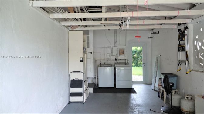 Garage, Interior, Washer