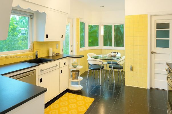 Dining room, Interior, Kitchen, Pendant Lights