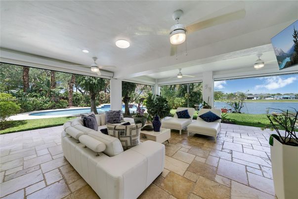 Interior, Living room, Sun Room, Water