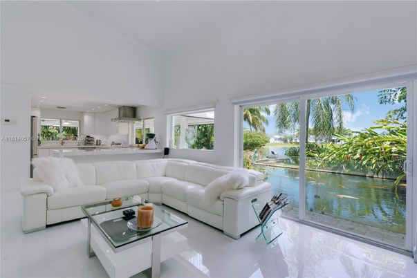 Interior, Kitchen, Living room, Recessed Lighting, Water