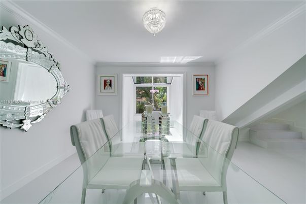 Dining room, Interior