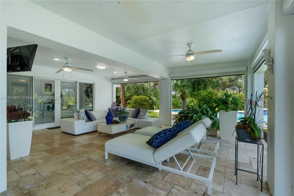 Interior, Living room, Recessed Lighting, Sun Room
