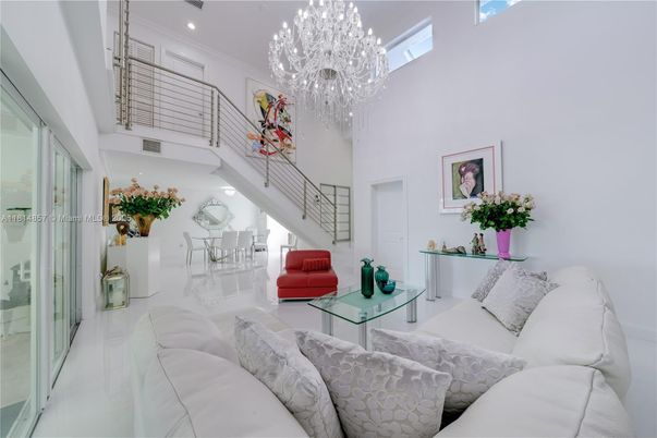 Chandelier, Dining room, Interior, Living room, Recessed Lighting