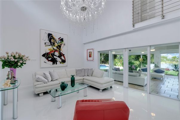 Chandelier, Interior, Living room