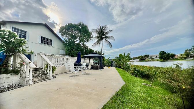 Backyard, Exterior, Water