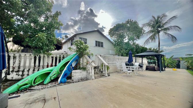 Backyard, Exterior, Playground