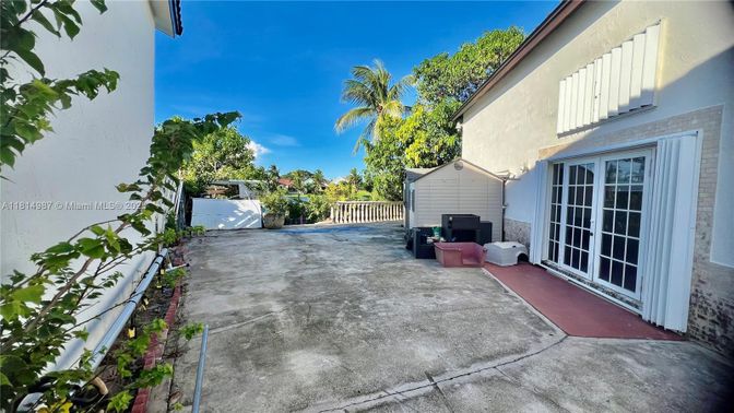 Backyard, Detached Garage, Exterior
