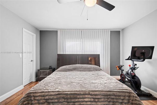 Bedroom, Fitness Equipment, Interior, Wood Texture Flooring