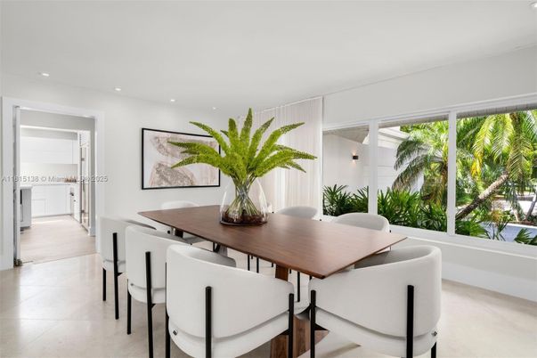 Dining room, Interior, Recessed Lighting