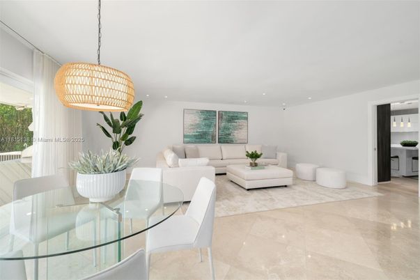 Chandelier, Dining room, Interior, Living room, Pendant Lights, Recessed Lighting