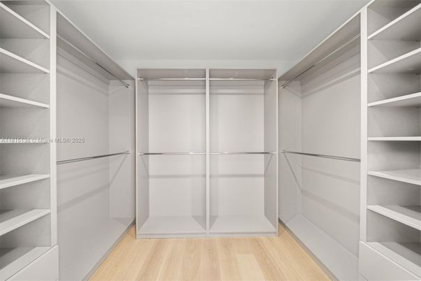Interior, Walk-in Closets, Wood Texture Flooring