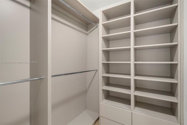 Interior, Walk-in Closets