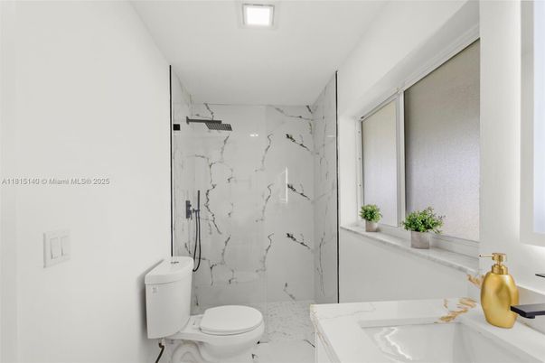 Bathroom, Interior, Marble, Marble Walls, Recessed Lighting