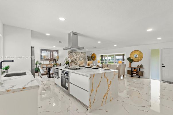 Dining room, Interior, Kitchen, Marble, Recessed Lighting