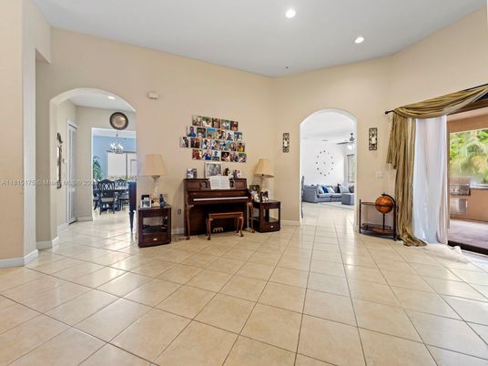 Interior, Piano, Recessed Lighting