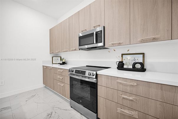 Interior, Kitchen, Marble, Stainless Steel Appliances
