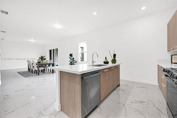 Dining room, Interior, Kitchen, Marble, Recessed Lighting, Stainless Steel Appliances