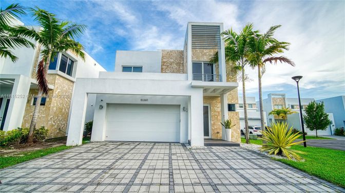 Attached, Exterior, Facade, Modern