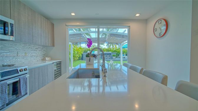 Dining room, Interior, Kitchen, Recessed Lighting