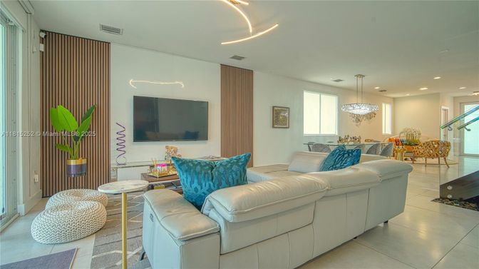 Dining room, Interior, Living room, Pendant Lights, Recessed Lighting