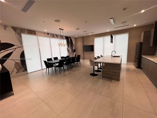 Dining room, Interior, Pendant Lights, Recessed Lighting