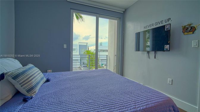Bedroom, Interior, Water