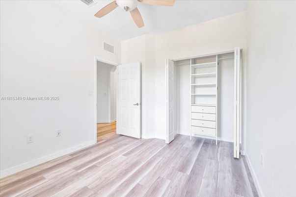 Empty room, Interior, Walk-in Closets, Wood Texture Flooring