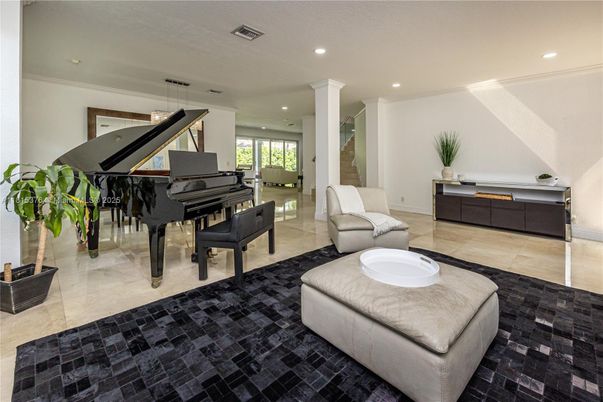 Interior, Pendant Lights, Piano, Recessed Lighting