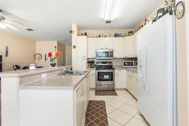 Interior, Kitchen, Stainless Steel Appliances