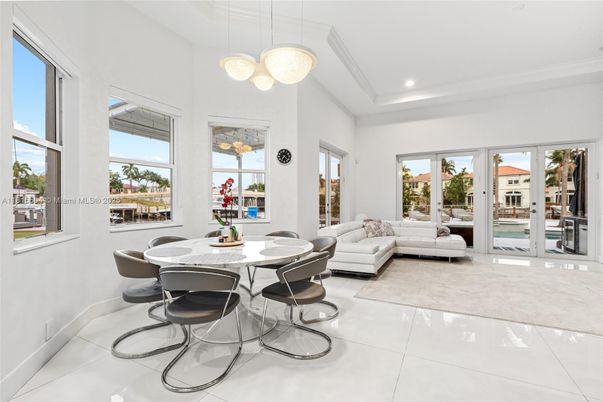 Dining room, Interior, Living room, Pendant Lights, Recessed Lighting