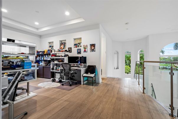 Home Office, Interior, Recessed Lighting, Wood Texture Flooring