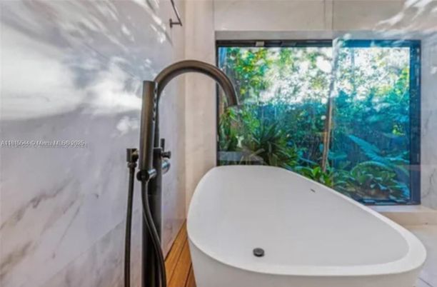 Bathroom, Free Standing Baths, Interior