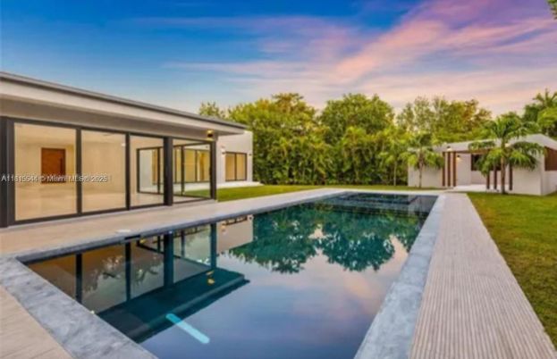 Backyard, Exterior, Pool
