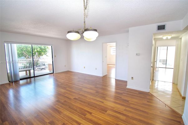 Empty room, Interior, Pendant Lights, Wood Texture Flooring