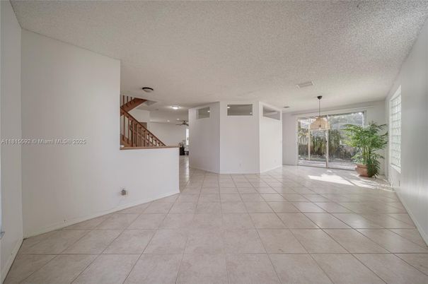 Empty room, Interior, Pendant Lights, Recessed Lighting