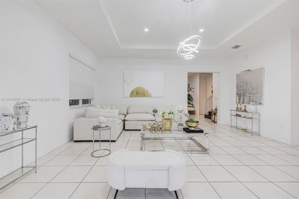 Interior, Living room, Pendant Lights, Recessed Lighting