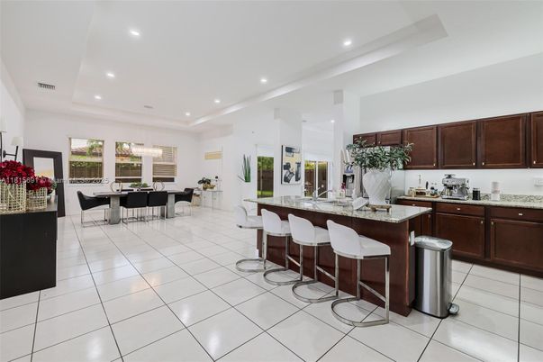 Chandelier, Dining room, Interior, Kitchen, Recessed Lighting