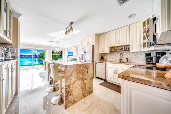 Interior, Kitchen, Recessed Lighting, Water