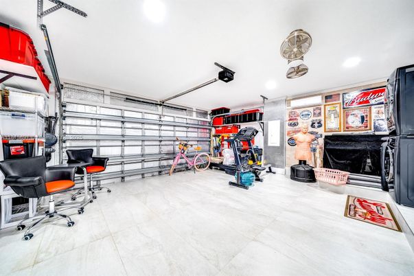 Fitness Equipment, Interior, Recessed Lighting