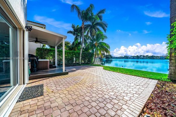 Exterior, Pool, Water