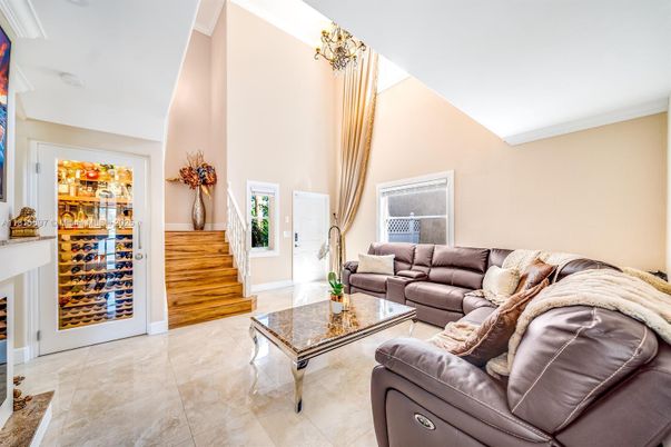 Chandelier, Interior, Living room