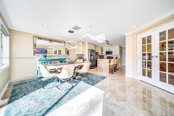 Dining room, Interior, Kitchen, Pendant Lights, Recessed Lighting, Stainless Steel Appliances