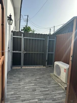 DE Listing image placeholder