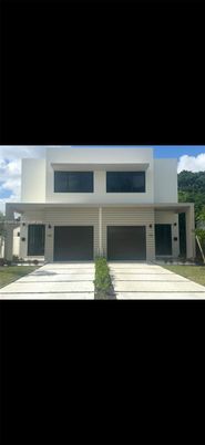 Exterior, Facade, Modern