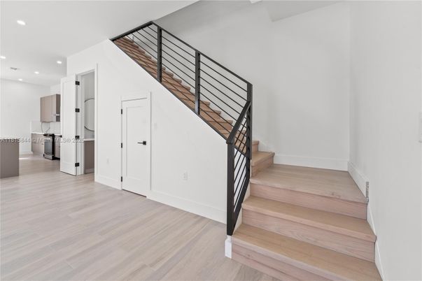 Interior, Recessed Lighting, Wood Texture Flooring
